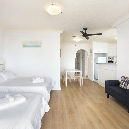 1 Bedroom And 1 Living Room Family Suite Голд-Кост Екстер'єр фото