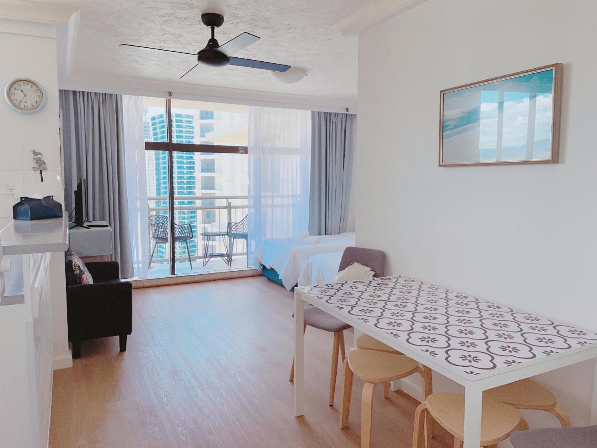 1 Bedroom And 1 Living Room Family Suite Голд-Кост Екстер'єр фото